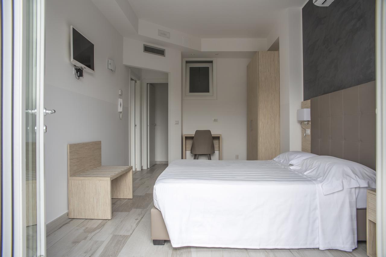 Rooms A Due Passi Dal Mare Porto Recanati Exterior foto